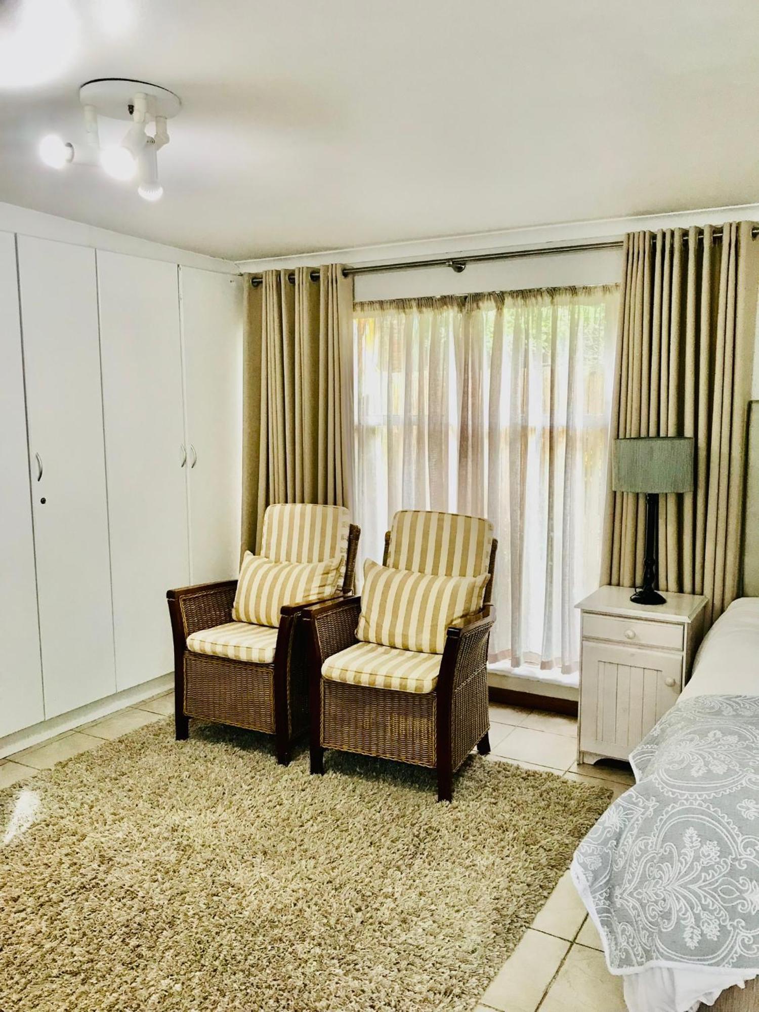 10Vdw Self Catering Apartments Дурбанвиль Экстерьер фото