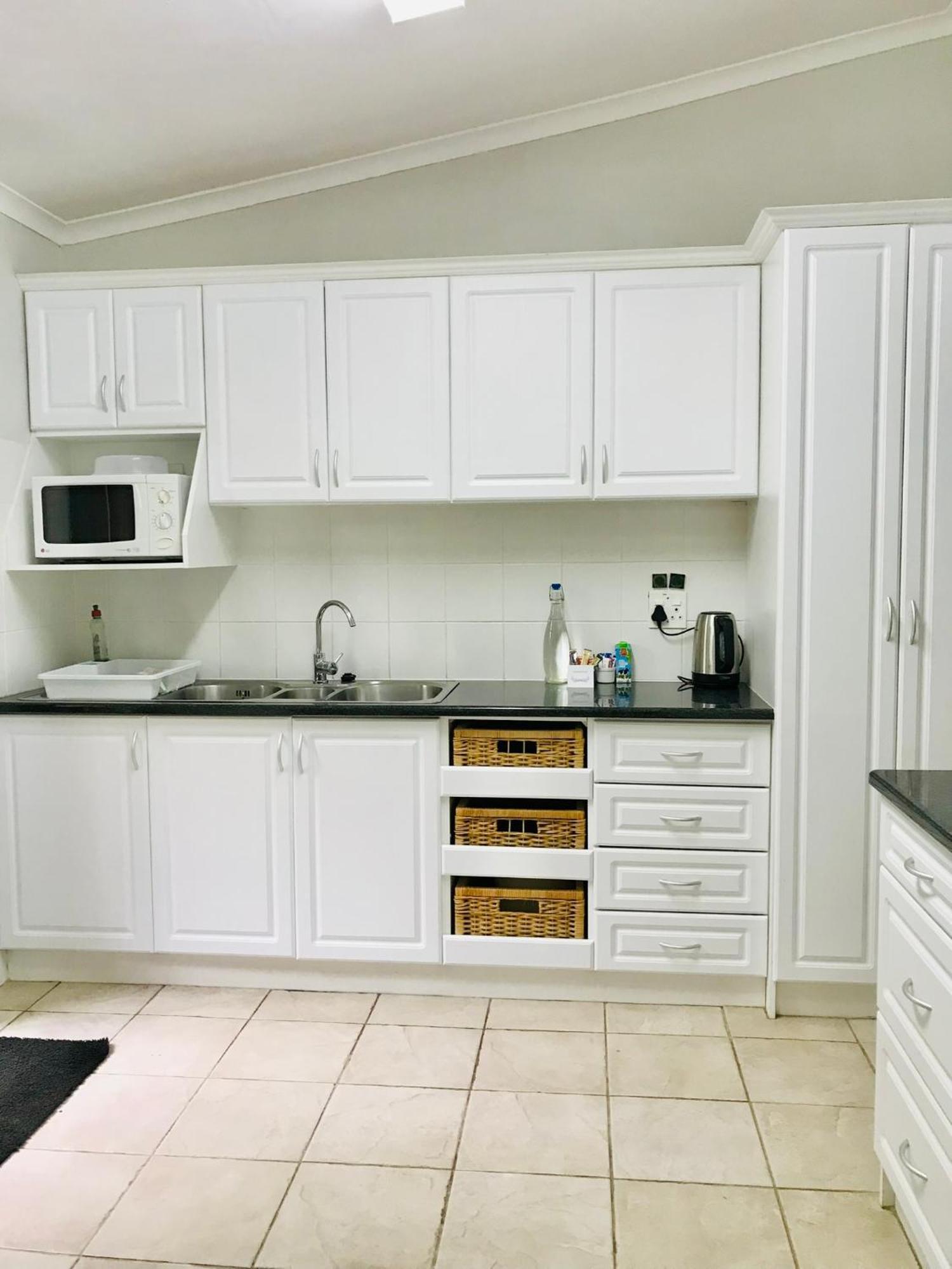 10Vdw Self Catering Apartments Дурбанвиль Экстерьер фото